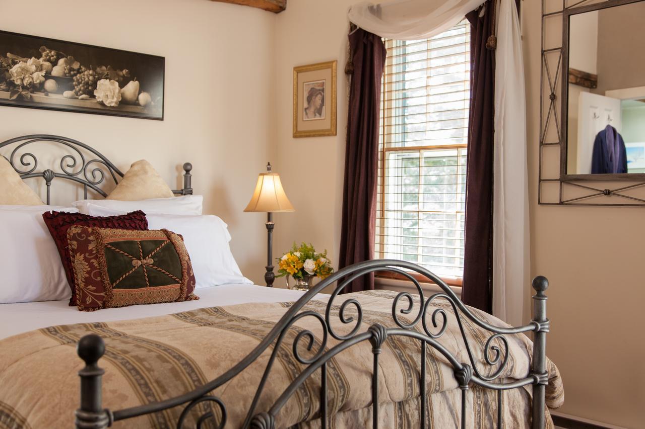 A Butlers Manor Bed and Breakfast Southampton Exteriör bild