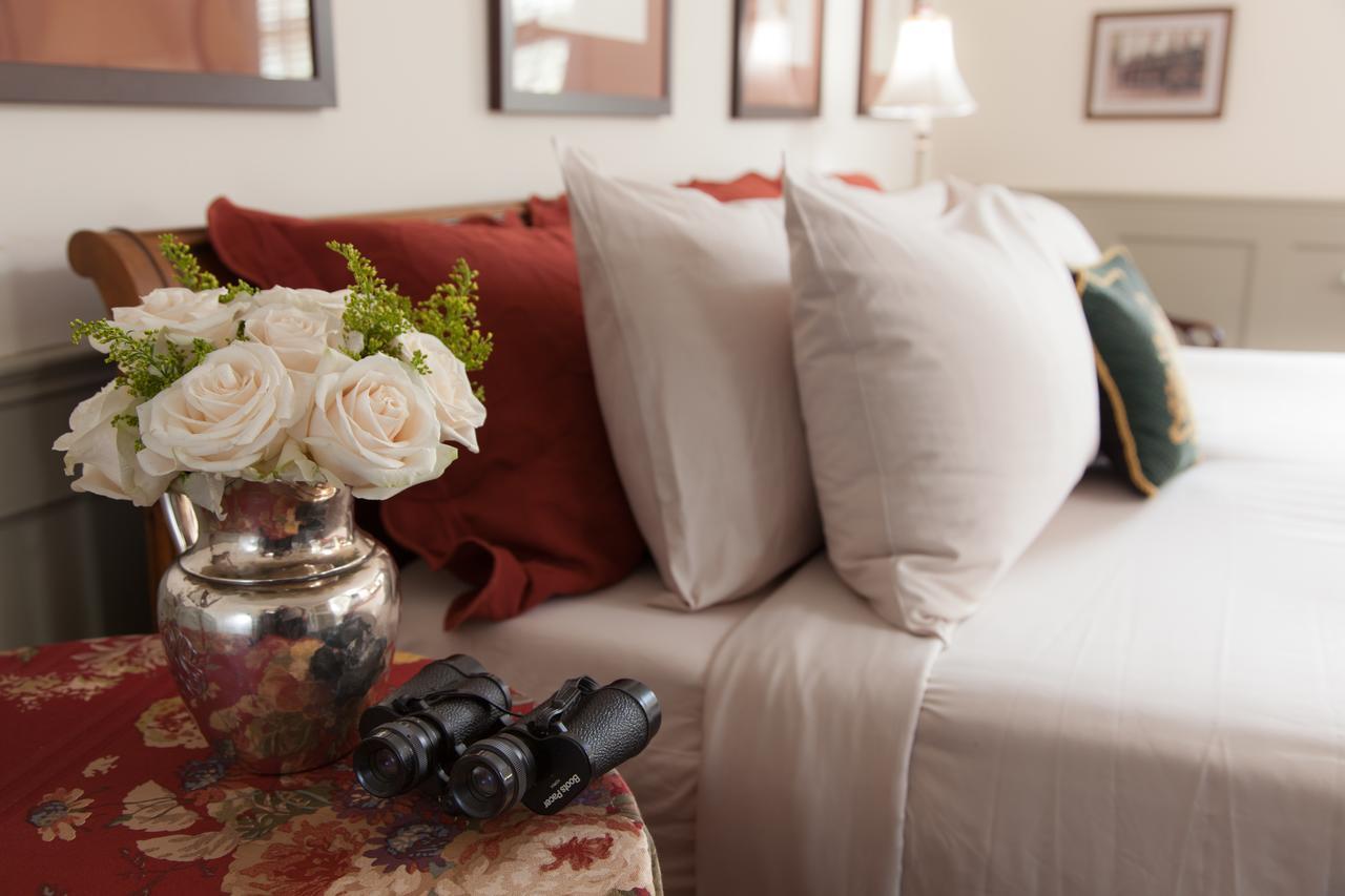 A Butlers Manor Bed and Breakfast Southampton Exteriör bild