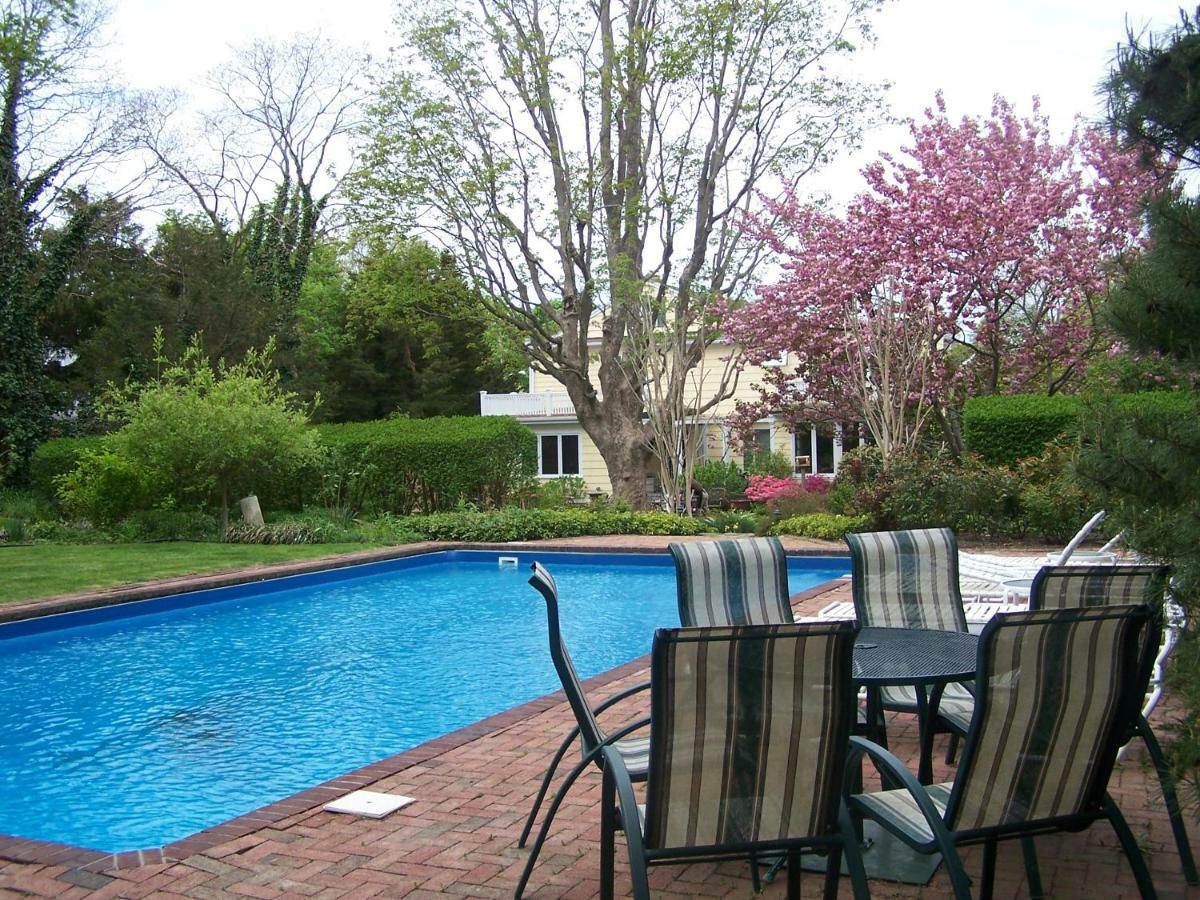 A Butlers Manor Bed and Breakfast Southampton Exteriör bild